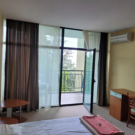 Golden Sands Beash Апартаменты *